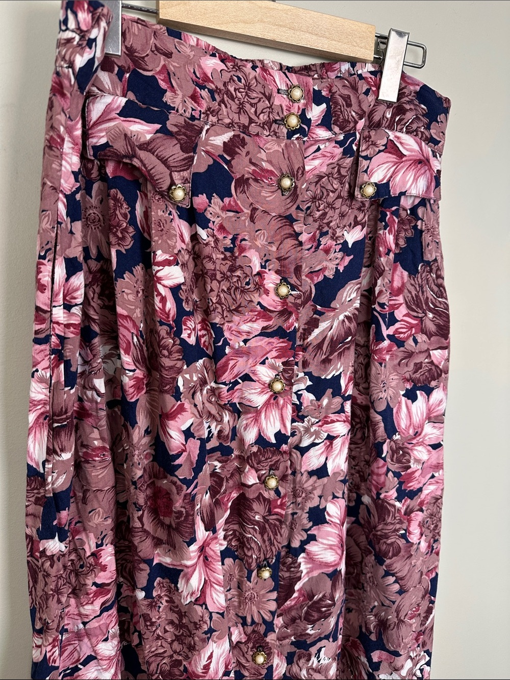 134 vintage floral midi skirt